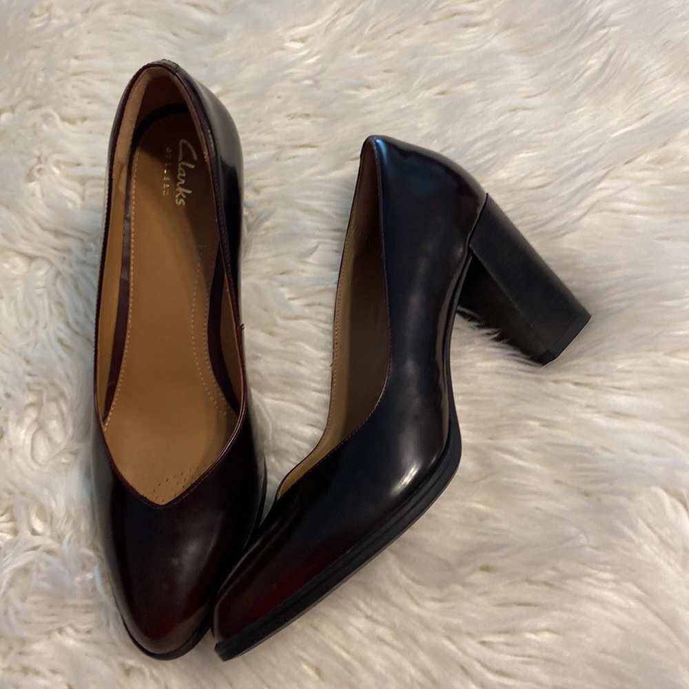 CLARKS LEATHER Artisan Heels size 10 excellent condition never been worn - Picture 2 of 16